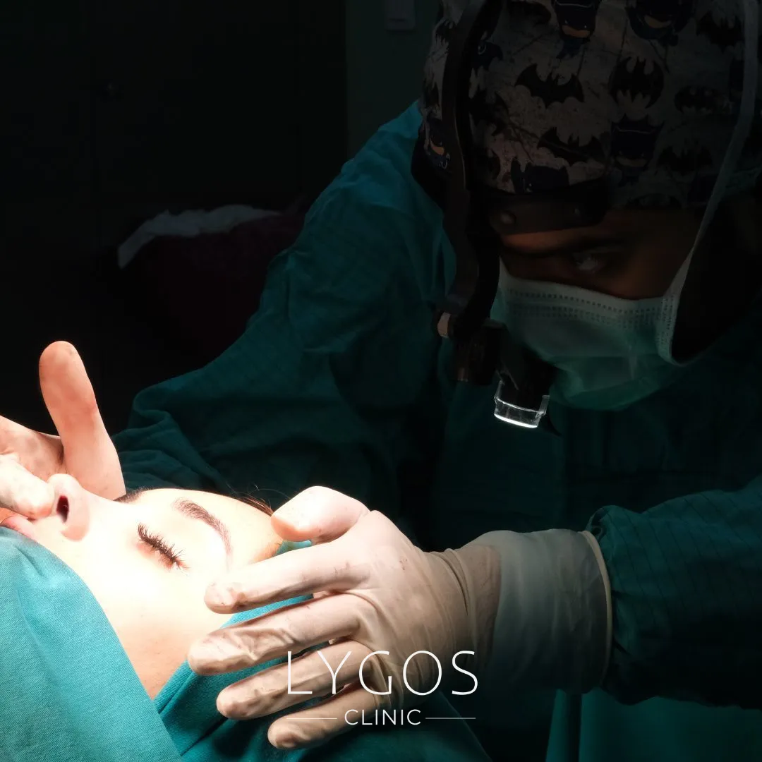 Açık Rinoplasti vs. Kapalı Rinoplasti | LYGOS 2025 1 Açık Rinoplasti ve Kapalı Rinoplasti