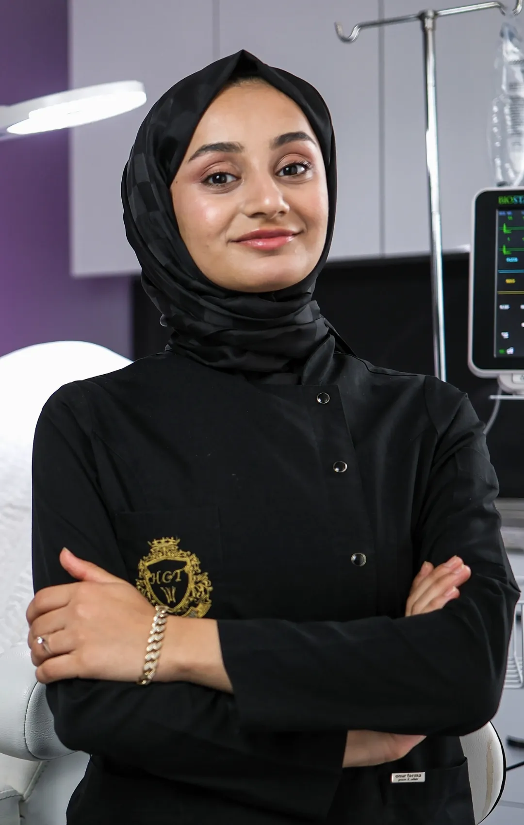 zehra ozer hair transplant specialist